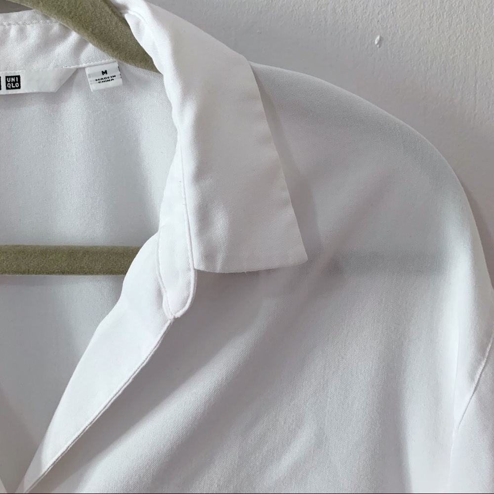 💄 2/$25 Uniqlo White Dress Shirt